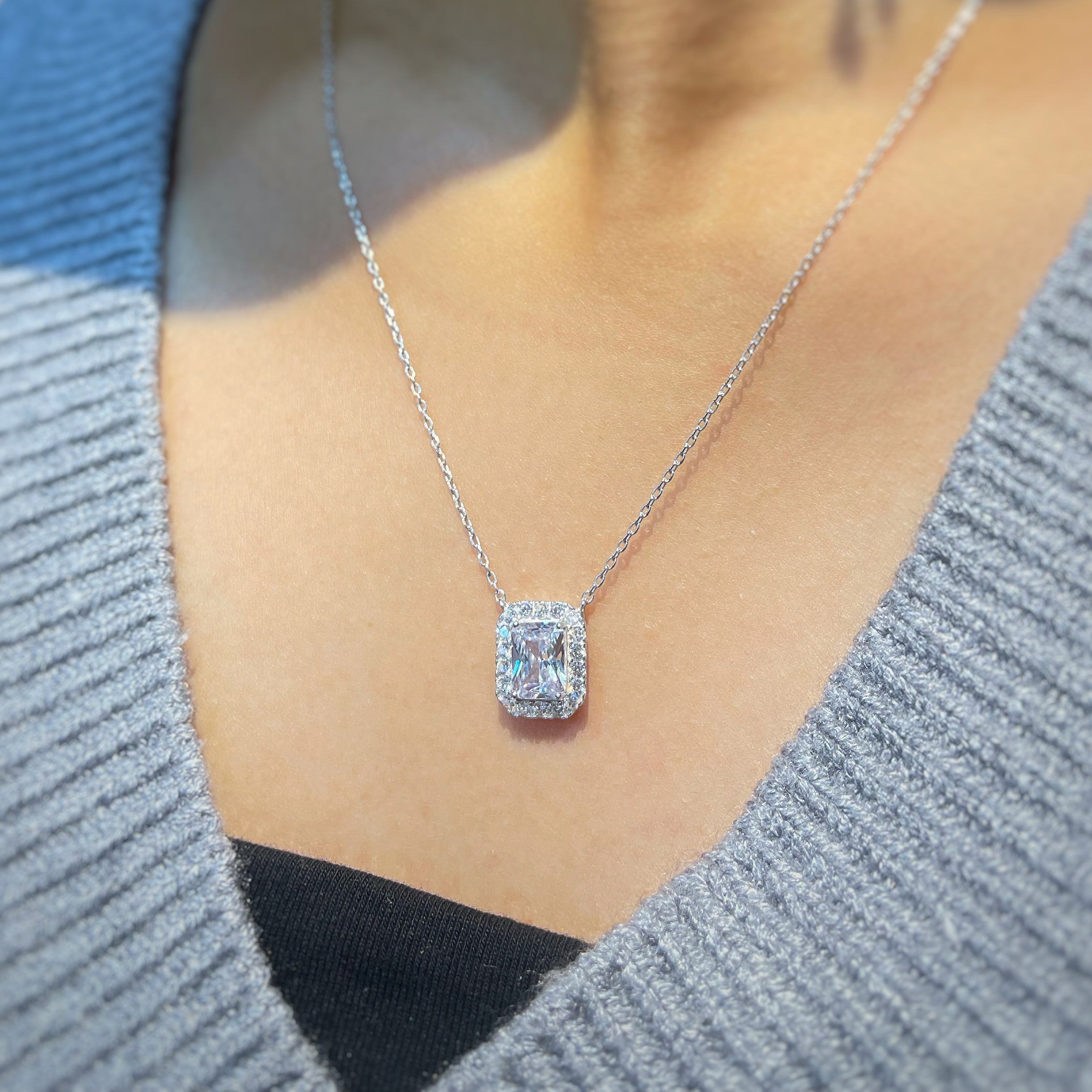 Sparkling Frame Necklace - Silver