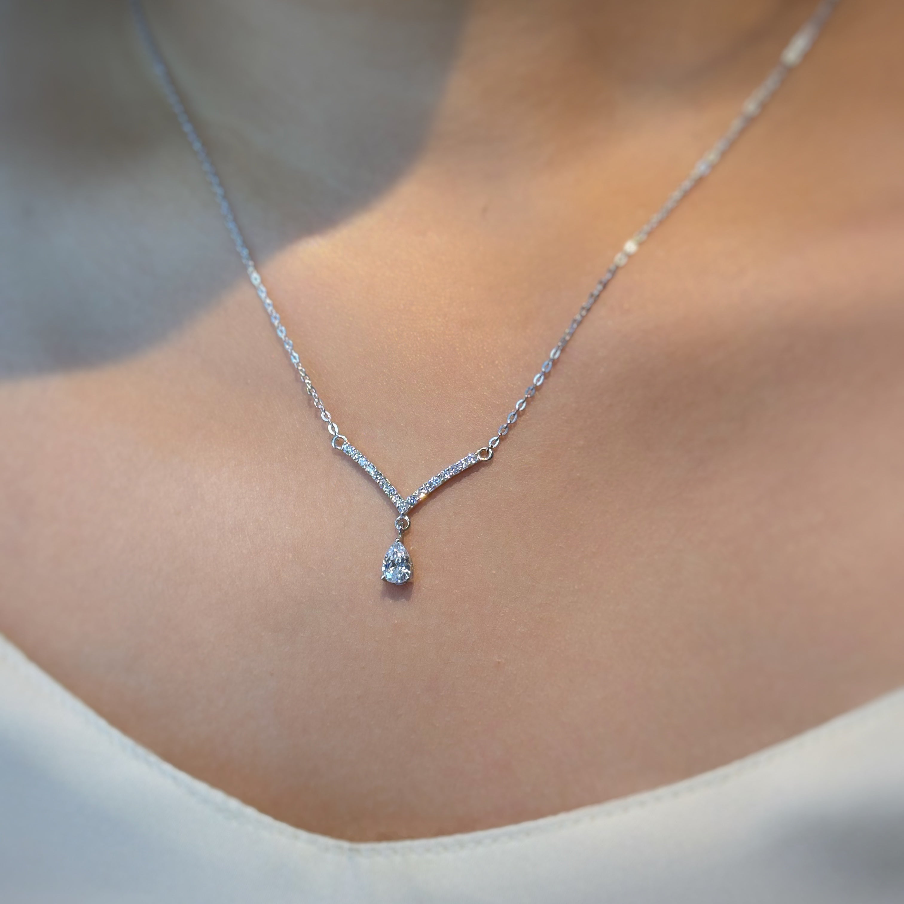 Silver Glimmer Necklace