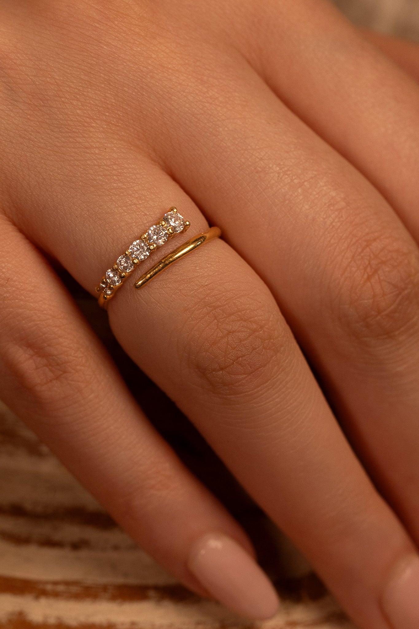 Infinity loop ring